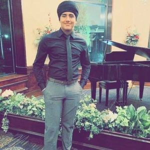 Meet your Posher, Avneet